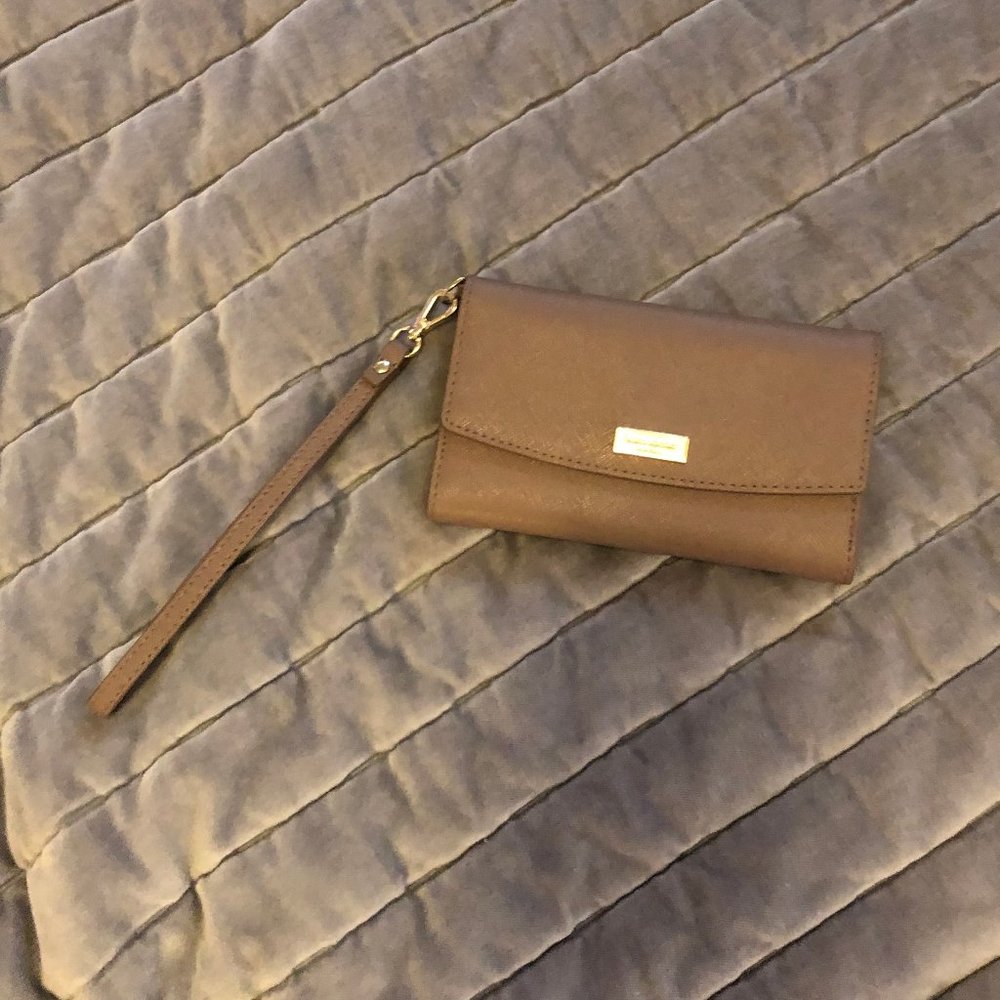 Kate Spade New York Cedar Street iPhone Wristlet